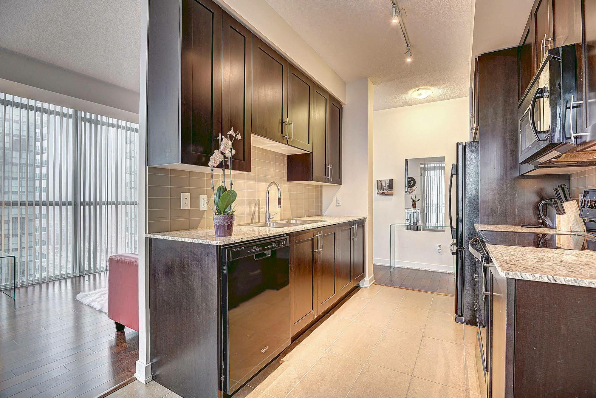 Pathway Suites - 4099 Brickstone Mississauga Exterior photo