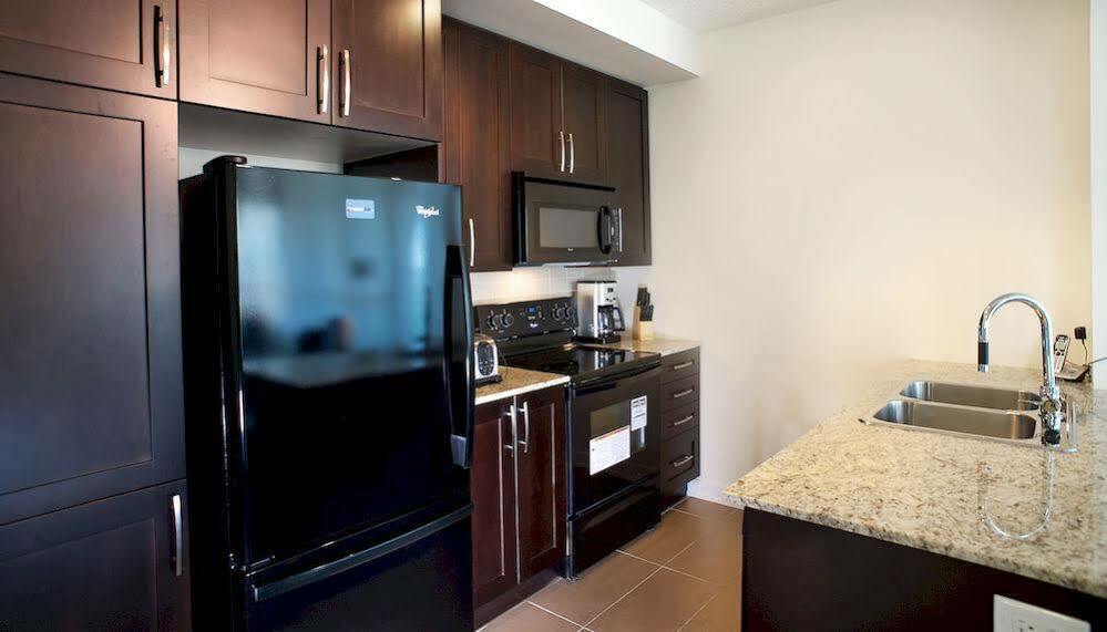 Pathway Suites - 4099 Brickstone Mississauga Exterior photo